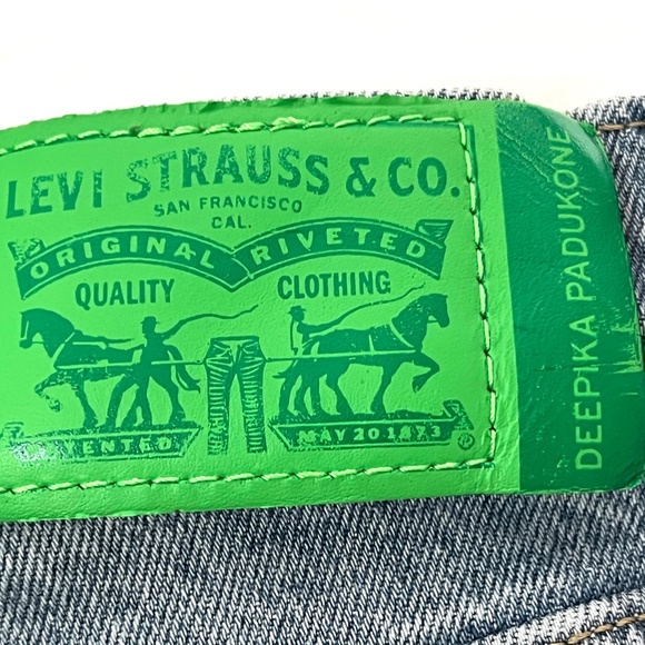 Levi’s x Deepika Padukone Ribcage High Rise Boyfriend Jeans 28/6 Light Blue Wash - Picture 8 of 17